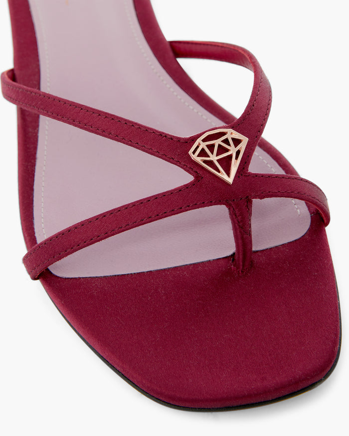 Adesa 05 Flat Satin - Bordeaux