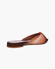 Load image into Gallery viewer, Onigèlè 10 Flat - Chocolate
