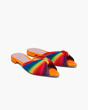 Load image into Gallery viewer, Onigèlè 10 Flat - Rainbow
