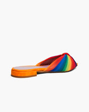 Load image into Gallery viewer, Onigèlè 10 Flat - Rainbow
